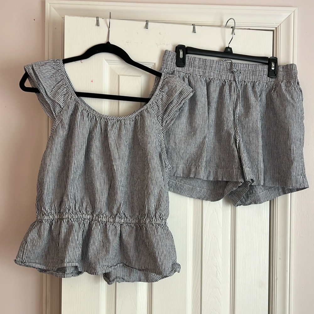 Time & Tru Striped Peplum Top shorts set
